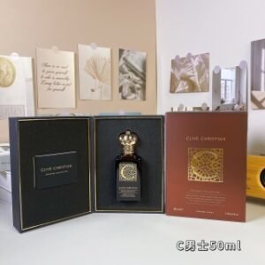 💹65✍️专柜版本
克莱夫·克里斯蒂安C男士50ml
Clive Christian C for Men, 2010
品牌：克莱夫·克里斯..
调香师：Christian Pro.
属性：男香
香调：木质东方调
前调：藏红花榄香脂百里香橘子
中调：茉莉玫瑰鸢尾根劳丹脂马黛茶莲花
后调：皮革沉香（乌木）零陵香豆琥珀烟草乳香安息香愈创木雪松香草麝香橡木苔