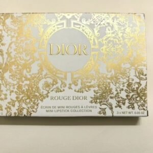 💹45✍️专柜版本
迪奥高定经典蓝金口红小样三件套!内含:1.5g*3。色号:丝绒100#,720#,999#。