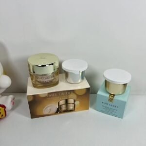 💹115✍️明通版本
雅诗智妍面霜替换套装!内含:清爽正装75ml,替换装75ml清爽+替换装75ml滋润独立包装。