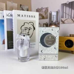 💹60✍️专柜版本，新版
新版 潘海利根月亮女神100ml
Penhaligon's Luna, 2016
品牌：潘海利根
属性：中性香
香调：花香调 
前调：柠檬香柠檬苦橙
中调：玫瑰杜松子茉莉
后调：冷杉麝香龙涎