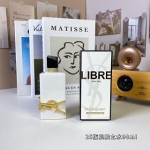 💹50✍️专柜版本
圣罗兰肌肤之水女士浓香90ml！