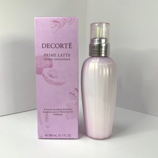 💹65✍️专柜版本
新版黛珂牛油果乳液300ml🔜实拍📸现货❗️D4编码!(需要中文标下单备注)日本本土版❗️适合油皮跟易长粉刺跟痘痘肌。先乳后水牛油果软肌乳液,紫苏水好搭档⏭只要加在平常使用的化妆水前,保湿效果提升多倍哦。还能有效提高肌肤対外界的抵抗力、防止肌粗、干燥,柔软肌肤,改善毛孔,增加肌肤透明度,打造水嫩不容易干燥的美肌!
💢黛珂牛油果乳液300ml,黛珂紫苏水牛油果乳液适用人群:痘痘肌,闭口,大油田,皮肤水油不平衡✅痘痘的克星⭐️适合油皮混合油和痘痘肌,主打抗氧化、镇静消炎、补水、稳定肌肤、强健肌底。和SK2神仙水、奥尔并健康水并称日系三大水‼️适合所有肤质,不喜欢酒精味、想去痘痘和闭口的都可以试试!湿敷效果最好!三天闭口就全消了~💢
