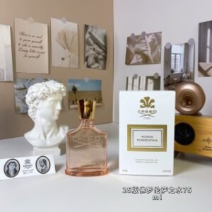 💹50✍️专柜版本
信仰/克雷德2025版佛罗伦萨之水75ml
Creed Acqua Fiorentina, 2009
品牌：恺芮得
调香师：Olivier Creed.
属性：女香
香调：果香花香调
前调：苹果李子
中调：香柠檬柠檬梨玫瑰
后调：葡萄柚雪松檀香木