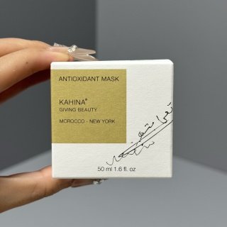 💹45✍专柜版本
KAHINA抗氧化面膜50ml🔜实拍📸现货❗️它含有丰富的天然抗氧化成分,能够有效对抗自由基,延缓肌肤老化。每次敷完,皮肤都感觉焕然一新,细腻光滑,仿佛回到了18岁!