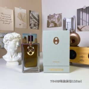💹80✍️专柜版本
帕高7646#玛拉织锦125ml
2024合金盖系列
Rabanne Armure Mara, 2024
品牌:帕高
调香师:Alienor Mass.
属性:中性香
香调:果香西普调
前调:天鹅绒草莓
中调:茉莉
后调:香草广藿香