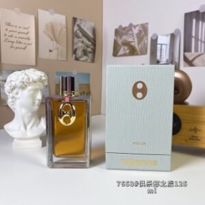 💹80✍️专柜版本
帕高7653#俱乐部之后125ml
2024合金盖系列
Rabanne After Club, 2024
品牌:帕高
调香师:Aurelien Guic.
属性:中性香
香调:芳香木质调
前调:薰衣草
中调:香草劳丹脂
后调:琥珀