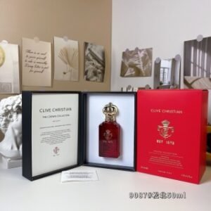 💹65✍️专柜版本
9087#松北50ml
Clive Christian Matsukita, 2021
品牌:克莱夫·克里斯蒂安
属性:中性香
香调:西普木质调
前调:香柠檬粉红胡椒肉豆蔻
中调:马黛茶茉莉愈创木
后调:木质香冷杉琥珀麝香
