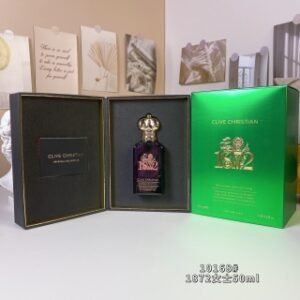 💹65✍️专柜版本
10168#  1872女士50ml
Clive Christian 1872 For Women, 1872
品牌：克莱夫·克里斯蒂安
属性：女香
香调：果香花香调
前调：香柠檬柠檬迷迭香蜜橘菠萝蓝莓
中调：铃兰紫罗兰桂花小苍兰玫瑰茉莉兰花
后调：橡木苔雪松麝香檀香木愈创木广藿香