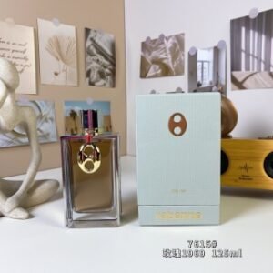 💹80✍️专柜版本
帕高7615#玫瑰1969 125ml
2024合金盖系列
Rabanne Rose 1969, 2024
品牌:帕高
调香师:Christophe R.
属性:中性香
香调:花香东方调
前调:荔枝胡椒
中调:玫瑰琥珀
后调:广藿香