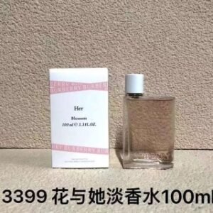 💹45✍️专柜版本，其他
💹75✍️专柜版本，花漾
巴宝莉 花与她香水系列🔜
巴宝莉 花与她edt女士淡香水100ml
巴宝莉 花与她edp女士浓香水100ml
巴宝莉 花与她果漾青提软糖edt女士淡香水100ml
巴宝莉 花与她馥郁版/草莓奶昔edp女士浓香水100ml
巴宝莉 花与她加强版edp女士浓香水100ml
巴宝莉 花与她柠檬苏打100ml
巴宝莉 花与她花漾88ml