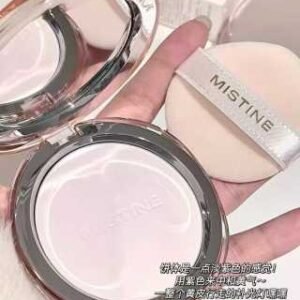 💹35✍️专柜版本
Mistine蜜丝婷绒雾羽感蜜粉饼9g 配防伪
【00透明紫 提亮款】 适合黄皮/暗沉肤色
【01柔瓷白 遮瑕款】适合冷白/白皙肤色
【02自然白 遮瑕款】 适合橄榄皮/较深肤色