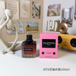 💹65✍️明通版本
华伦天奴罗马女士热烈版/冒险小姐100ml
Valentino Donna Born In Roma Intense,2023
属性：女香
香调：花香东方调
前调：香草琥珀
香调表
中调：茉莉
Notes
后调：安息香脂