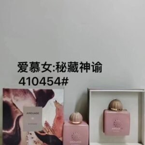 💹65✍️专柜版本
爱慕香水100ml味道：秘藏神谕，心花荡漾，游人末裔，间奏曲53号，化蝶女士43号，寻踪觅影，迪亚女士40号，黄金女士，月之咏叹男士40号，秘藏神谕46号，间奏曲男士，间奏曲女士，化蝶男士，间奏曲黑鸢尾，紫丁香爱恋，月之咏叹男士，晚香玉之恋，化蝶女士，回忆录女士，浮图行者，阳光女士，无际主义男士，蜿蜓淡香精男士，决断男士，物质主义女士，存在女士，浮图行者50号男士，飞地淡香精，蔷薇魅语女士，新版迪亚女士，镜中倒影女士，收藏银色乌木，收藏皇家烟草，收藏森林交响曲，前奏曲男士，收藏玫瑰焚香，史诗女士，月之咏叹女士，回忆录男士，黄金男士，岸上淡香精，迪亚男士，收藏莽撞皮革，心花盛放，史诗女士56，红岩淡香精，镜中倒影，老版插曲男士，老版化蝶男士，老版史诗男士，老版化蝶女士，前奏曲女王，新版史诗男士，海滩小屋男士，旅程男士，旅程女士，蔷薇男士，模仿女士，旅程男士，画像女士！
