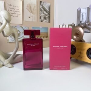 💹50✍️专柜版本
纳西素玫红瓶加强版100ml
Narciso Rodriguez For Her Intense, 2025
属性：女香
品牌：纳西索·罗德里格斯
香调：果香西普调
前调：香柠檬桃子
中调：白色花系麝香
后调：香草香根草