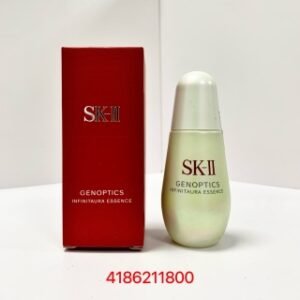 💹22✍️专柜版本
SK全新光子小灯泡精华50ml🔜实拍📸可配中文标✔️光子小灯泡富含SK-II独特的PITERA™成分：肌肤黄暗问题不容忽视，而PITERA™在改善肤色偏黄、暗沉的问题上有着显著的功效，使肌肤重现亮丽透亮。蕴含丰富水分的乳液质地，使得精华更好地渗透至肌肤底层，使肌肤触感更为柔嫩。