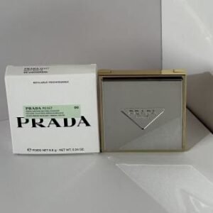 💹45✍️专柜版本
PRADA普拉达定妆绿粉饼6.8g  带中文标
件144   认准批号：62Y90A