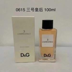 💹45✍️专柜版本
DG杜嘉班纳三号皇后100ml
DG杜嘉班纳三号皇后限量版100ml