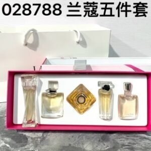 💹48✍️专柜版本
兰蔻Q版香水五件套 配礼袋 件48