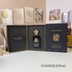 💹65✍️专柜版本
0182# X女士50ml
Clive Christian X For Women
品牌：克莱夫·克里斯蒂安
属性：女香
香调：果香西普调
前调：桃子菠萝大黄橘子香柠檬常春藤
中调：茉莉鸢尾根玫瑰木犀草铃兰
后调：广藿香麝香香草劳丹脂香根草雪松