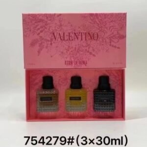 💹55✍️普通版本
华伦天奴女士中样三件套3×30ml，5款🔜花盒，黑盒，金盒，绿盒，粉盒。