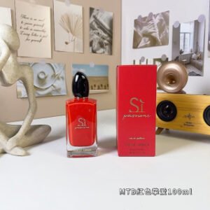 💹60✍️明通版本
阿玛尼红色挚爱100ml香水 18年新香EDP浓香水 Armani Si Passione
前调：粉红胡椒、梨、黑醋栗
中调：玫瑰、茉莉、天莽菜
基调：香草、雪松
标签：果香／香草／政瑰／木香／柔和辛辣／甜
