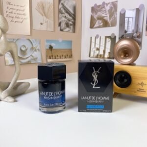 💹55✍️专柜版本
圣罗兰暗夜男士蓝色电力100ml
YSL Yves Saint Laurent La Nuit de L'Homme Bleu Électrique,2021
品牌：圣罗兰
属性：男香
香调：辛辣芳香调
前调：小豆蔻生姜香柠檬
中调：薰衣草天竺葵
后调：雪松香根草
