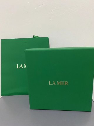 💹100✍️明通版本
海蓝之谜防晒隔离霜绿盒4+1套装!内含:50ml+20ml*4。