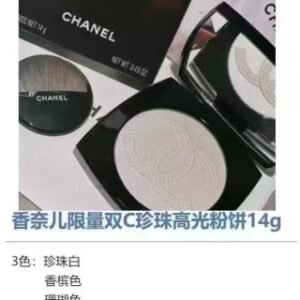 💹62✍️专柜版本
香奈儿双C珍珠高光粉饼14g，
3色：869#WHITE珍珠白-867#GOLD香槟色-868#CORAL珊瑚色
