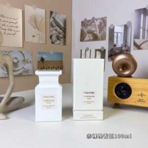 💹50✍️专柜版本
汤姆·福特TF赤裸晚香玉/暗夜晚香（暗欲夜香）100ml
Tom Ford Tubéreuse Nue, 2021
品牌：汤姆·福特
属性：中性香
香调：花香东方调
气味：晚香玉茉莉亚基戛纳木胡椒麝香