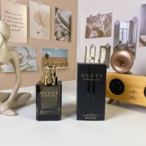 💹60✍️专柜版本
古驰浓情乌木浓香水90ml
🔜 一比一质量❗古驰浓情乌木90ml
Gucci Intense Oud, 2016
品牌：古驰
调香师：Aurelien Guic.
属性：中性香
香调：东方调
气味：沉香（乌木）焚香乳香木质香皮革琥珀