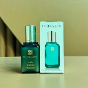 💹50✍️专柜版本
雅诗兰黛小绿瓶精华50ml！雅诗兰黛小绿瓶细嫩修护精华露100ml零毛孔"精华，由内而外收细毛孔✅改善粗糙、干燥，肌肤更细致幼滑✅雅诗兰黛细嫩修护精华露，毛孔细致精华，收紧底层的毛孔壁，自根部溶解淤积杂质，并于肌肤表面净化老化角质，真正由内至表细致毛孔💆另有柔肤科技，促进肌肤更新，让粗糙肤质回复光滑细嫩。