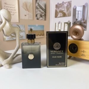 💹45✍️专柜版本
范思哲黑色乌木/黑色同名男士香水100ml
Versace Oud Noir Pour Homme, 2013
品牌:范思哲
属性:男香
香调:木质东方调
前调:胡椒苦橙橙花油
中调:藏红花小豆蔻乳香
后调:沉香(乌木)广藿香沼泽革木
