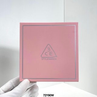 💹40✍️专柜版本
3CE 25色眼影盘🔜3CE25色湖岸淡彩眼影盘!3CE新品~
25色眼影「湖岸淡彩盘」3CE 真有你的,一盘封神!配色绝美!这盘25色汇集了各种经典铁皮色,无论是日常妆还是聚会 party都可以搞定!附几款时尚眼妆教程!