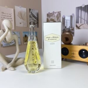💹50✍️专柜版本
纪梵希魔幻天使灿烂若晨曦淡香水100ml 
Givenchy Ange Ou Demon Le Secret Eau de Toilette, 2013
品牌：纪梵希
属性：女香
香调：果香西普调
前调：红苹果糖
中调：茶叶茉莉玫瑰
后调：广藿香麝香