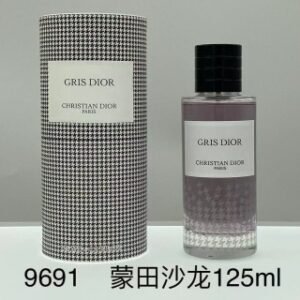 💹60✍️专柜版本
迪奥千鸟格蒙田沙龙125ml 
迪奥千鸟格素馨佳人125ml 
迪奥千鸟格幸运风铃125ml