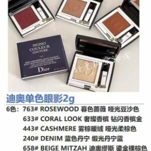 💹35✍️专柜版本
迪奥单色眼影2g!色号:
763#ROSEWOOD暮色蔷薇 哑光豆沙色
633#CORAL LOOK奢璨香槟 钻闪香槟金
443#CASHMERE雾棕暖绒 哑光柔棕色
240#DENIM蓝色丹宁 缎光丹宁蓝
658#BEIGE MITZAH迪奥缪斯 鎏金裸棕色
573#NUDE DRESS裸粉裙摆 缎光米棕色