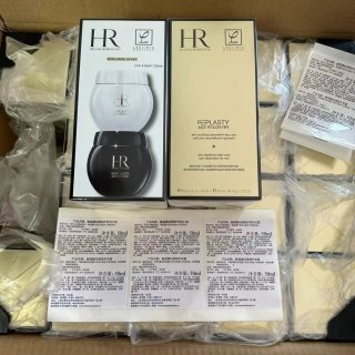 💹175✍️明通版本
赫莲娜黑白绷带两件套 对版 对味
件20套 配中文标 现货
