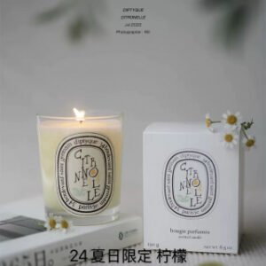 💹65✍️专柜版本
24新款 蒂普提克香薰蜡烛190g，4个味道，🔜24款限定 樱花，24夏日限定 咖啡，24夏日限定 饼干，24夏日限定 香缇奶油，24夏日限定 柠檬。