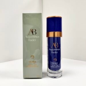💹80✍️专柜版本
德国ab蓝金精华乳霜50ml!轻润赋能生机精华乳霜50ml。
1⃣️油皮两泵
➡不油腻不闷脸,还能调节外油内干、易长痘的皮肤状态
2⃣️干皮三到四泵
➡hold的住一整天的空调房,也淡化的了干纹/细纹/法令纹
3⃣️do完脸拿它厚敷
➡不仅修护泛红、强韧肌肤、打破提拉紧致瓶颈期