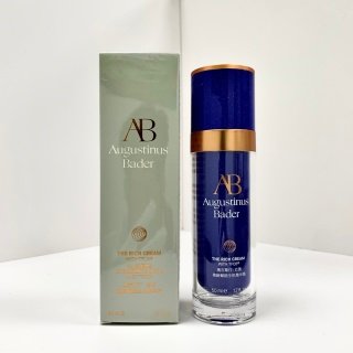 💹80✍️专柜版本
德国ab蓝金精华霜50ml!
● 抗老抗皱:可以减少细纹、皱纹等衰老迹象,使用四周后,能有效改善肌肤的老化问题,让肌肤看起来更加年轻。
● 提升肌肤状态:可以促进胶原蛋白的生成,增强肌肤弹性,使肌肤更加紧致、饱满、光滑。同时,能够改善肌肤的整体气色,让肌肤焕发出健康、有光泽的状态。
● 舒缓修复:具有舒缓肌肤、减轻泛红的功效,能够增强肌肤的屏障功能,保护肌肤免受外界环境的侵害,适合敏感肌肤使用。