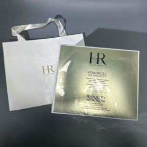💹130✍️普通版本
新版HR赫莲娜王炸四件套 配手提袋 中文标
件6套 认准批号:7WY91B
内含:新肌水400ml+黑绷带100ml+绿宝瓶精华100ml+绿宝瓶精华100ml