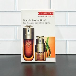 💹85✍️明通版本
最新版 娇韵诗双萃眼面两件套,九代明通版,内含:精华50ml +眼霜20ml 。正品支支不漏液 膏体可乳化 瓶身烫金光滑明显清晰 外盒紫光灯下带暗码 细节全对版 味道对香 市面最高版本 非流通普货 正品质量直供 支持对比 配中文标 打12 件48