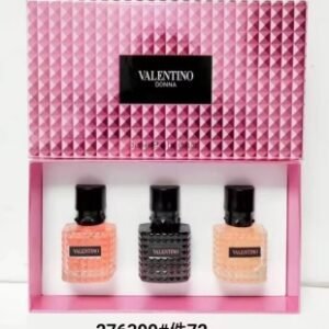💹55✍️普通版本
华伦天奴香水中样30ml三件套粉盒新版！内含：30ml*3带喷头。