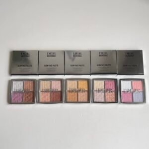 💹30✍️专柜版本/24款
迪奥后台4色/四色高光修容盘10g ，色号：001# 002# 003# 004# 006# 。
低价跑量款 配中文标 打12 件360