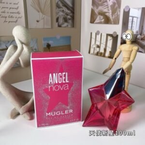 💹55✍️专柜版本
穆格勒天使新星100ml
Mugler Angel Nova, 2020
品牌：穆格勒
属性：女香
香调：花香东方调
前调：树莓荔枝
中调：玫瑰
后调：亚基戛纳木安息香脂