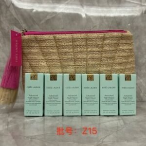 💹60✍️明通版本
雅诗兰黛小棕瓶精华小样六件套.包含：小棕瓶精华15ml×6+包包×1.膏体对版对味.可冲正.市场独家货源.现货不多.可配中文标.需要下单备注！