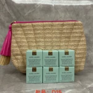 💹60✍️明通版本
雅诗兰黛抗蓝光眼霜小样六件套.包含：抗蓝光眼霜5ml×6+包包×1.膏体对版对味.可冲正.市场独家货源.现货不多.可配中文标.需要下单备注！