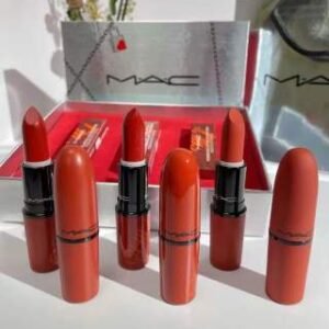 💹26✍️明通版本,单只
💹85✍️明通版本,三件套
MAC七夕限量口红3g/王者小辣椒口红
单支:602+316+562
MAC限量口红三件套盒,
内含:602+316+562