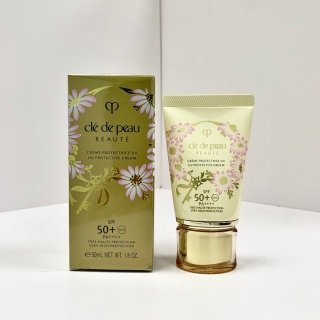 💹32✍️专柜版本
CPB樱花防晒霜50ml!