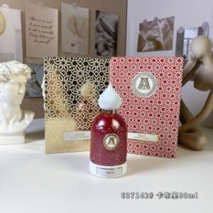 💹85✍️专柜版本
阿塔尔收藏637142# 卡布里80ml
Attar Collection Qalbi, 2025
品牌:阿塔尔收藏
属性:中性香
香调:花香东方调
前调:粉红胡椒肉桂香柠檬生姜
中调:橙花茉莉依兰
后调:亚基戛纳木沉香(乌木)檀香木